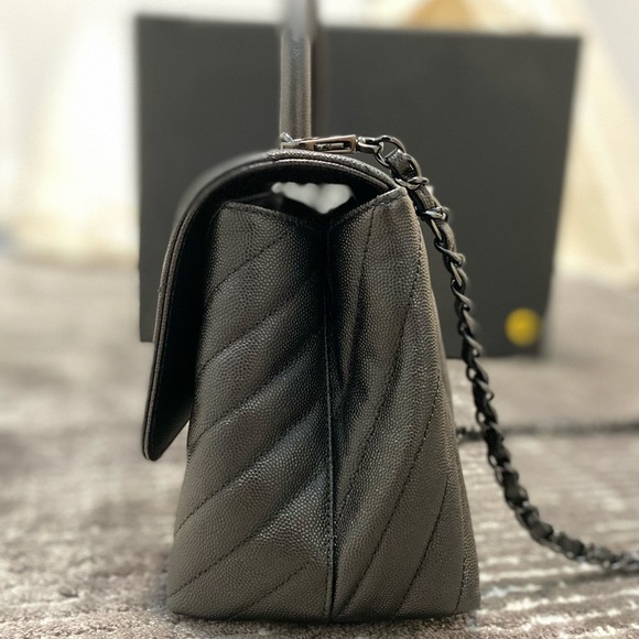 Chanel Chevron Quilted
Small Coco Handle SO BLACK - Picture 6 of 16